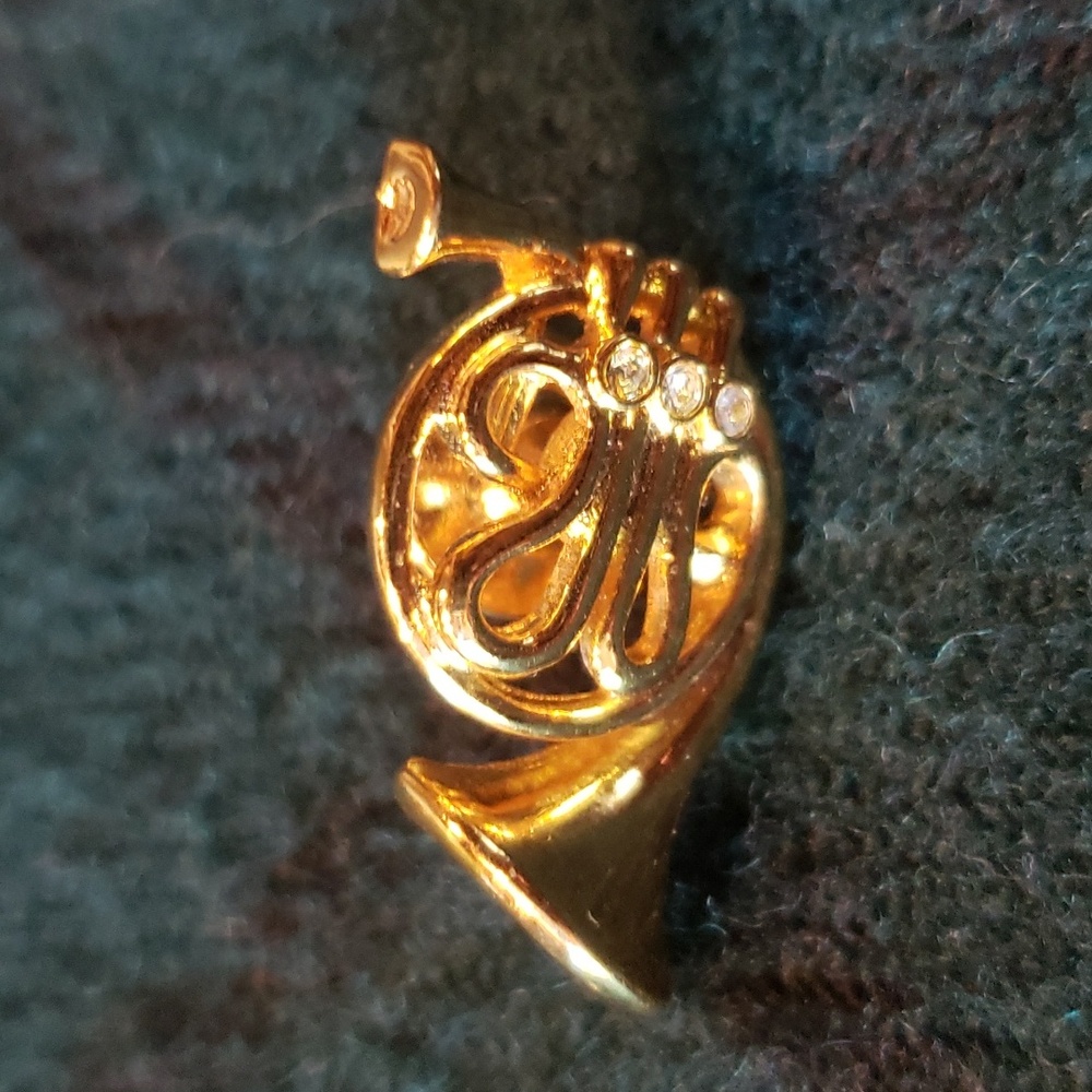 Tie Tack / Pin - French Horn Orchestra Pin w/Rhinestones - VTG 80s Gold-Tone EVC